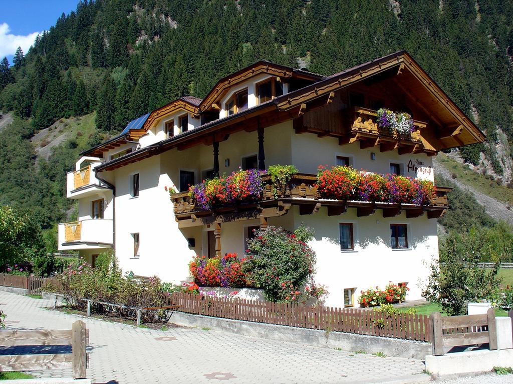 Апартаменты Haus Alpengruss Нойштифт-им-Штубайталь Экстерьер фото